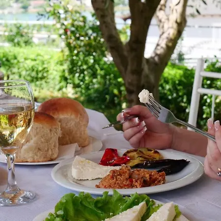 Bed & Breakfast Bar Restorant Rama Belsh