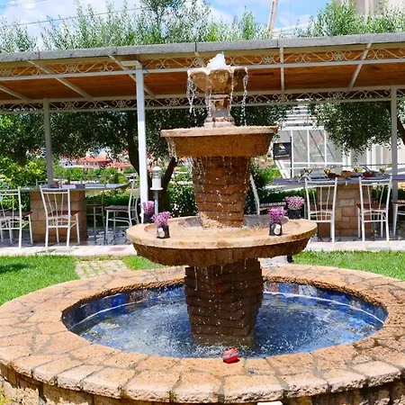 Bar Restorant Rama فندق مبيت وإفطار *